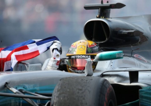 IN BEELD: Lewis Hamilton viert wereldtitel in Miami