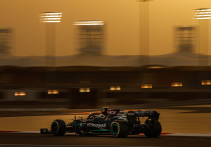 De zaterdagmiddag in Bahrein: Bottas het snelst, vreemde situatie bij Perez