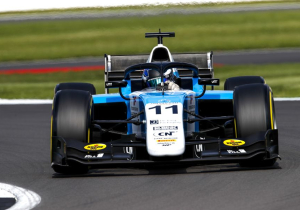 Verschoor pakt belangrijke tiende plaats in door safety car gedomineerde sprintrace