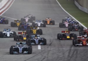 IN BEELD: Eerste teams en coureurs komen aan in Bahrein