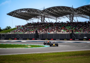 Wereldse Verstappen pakt eerste pole position sinds Abu Dhabi 2025