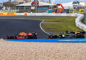 Doornbos: "Beetje aparte regel zorgde voor ongelijke strijd Ricciardo en Verstappen"