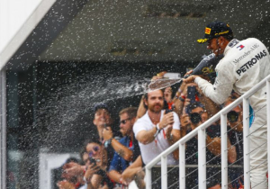 Lewis Hamilton wacht mogelijk gridstraf in Abu Dhabi