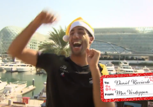VIDEO: F1-coureurs delen cadeaus uit, Verstappen kiest Ricciardo