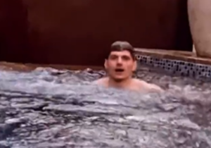 VIDEO: Verstappen duikt na lange nacht nog even het zwembad in met Martin Garrix