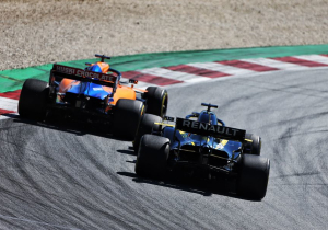 Ricciardo casts envious glances at McLaren