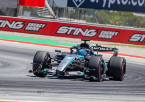 Russell snelste in laatste oefensessie Barcelona, Verstappen wederom teleurstellend