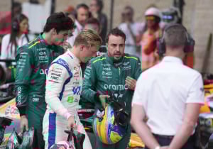 Alonso maakt Lawson uit voor idioot: "Zijn carrière staat op het spel"