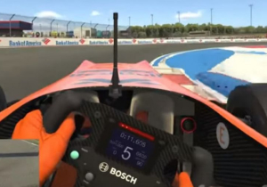 Verstappen rijdt ook online iedereen aan gort: 'Hij heeft uniek gevoel voor afstellen van de auto'