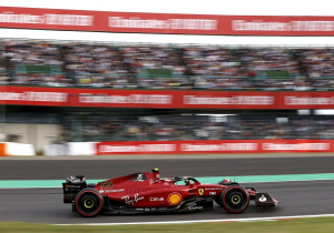 Sainz ziet kansen vanaf P3: "We kunnen gevecht met Verstappen aan"