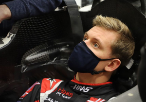 IN BEELD: Mick Schumacher in de Haas-fabriek voor langverwachte seat fitting