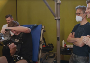 VIDEO: Verstappen en Hulkenberg zien samen af tijdens zware training