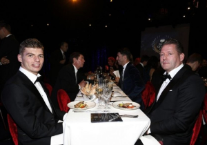 Jos Verstappen straks te zien bij AvondGasten: "Gun Max zijn privacy"