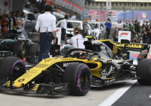 Sainz claims car was 'undriveable' in Russian GP