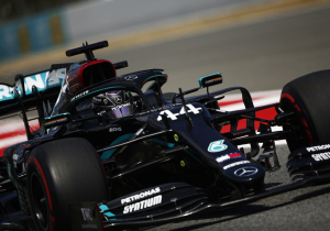 Hamilton pakt eenvoudig overwinning in Spanje: 'Durfde zelfs te denken aan één-stopper'