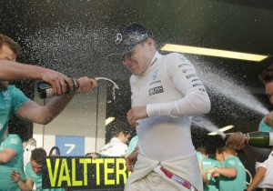 Bottas wil nog niet met Mercedes praten over contractverlenging