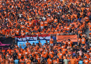 Fans in Spa-Francorchamps genieten van dominante zege Verstappen