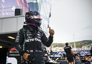 Hamilton teleurgesteld na tijdstraf: "Ik neem de punten mee en ga door"