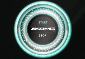 VIDEO: Mercedes zet nieuwe F1-bolide voor het eerst aan