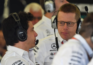 Wolff spreekt overstap Cowell naar Red Bull tegen: "Wil gewoon wat anders doen"
