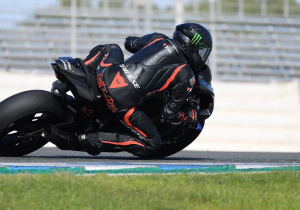 Lewis Hamilton en Valentino Rossi ruilen in december van materiaal