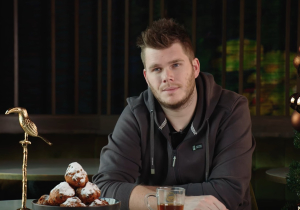 VIDEO | Van Buren stipt cruciaal moment aan: 'Wilde het liefst met dingen gooien' | GPFans Eindejaarsgesprek