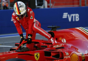 Vettel weigert handdoek te gooien: "Er is nog steeds een kans"