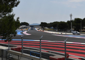 Ricciardo en Hamilton: 'Pitstraat Paul Ricard is gevaarlijk als het gaat regenen'
