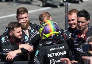 Mercedes "pedal to the metal" in quest for victory - Hamilton