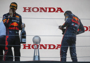 Nederlandse media na tweede titel Verstappen: "Na Abu Dhabi weer bizarre ontknoping"