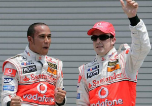 Hamilton plans on 'completing every lap'