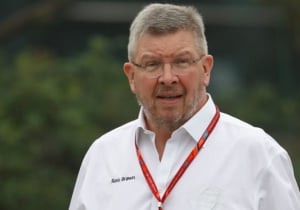 Ross Brawn: "Vettel is in staat titel op eigen kracht binnen te slepen"