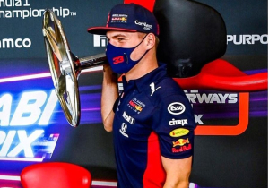 Verstappen en Bottas dollen over 'P3-stoeltje': "Volgens mij heb ik die van mij gestolen"
