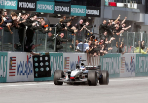 Op deze dag: Räikkönen wint eerste Grand Prix, Alonso voor het eerst op podium