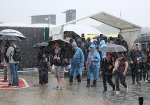 Weeronline waarschuwt voor regen en onweer in Zandvoort: "Het kan uitgesteld gaan worden"