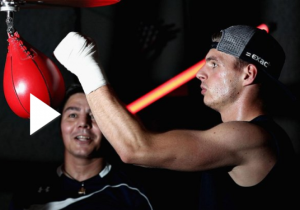 VIDEO: Verstappen trains with former boxing world champion