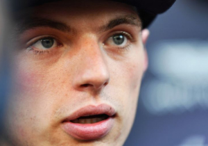 Verstappen niet blij met motor: 'Product achterin deze auto werkt niet zoals ik zou willen'