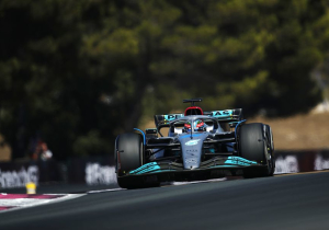 Russell blij met dubbel Mercedes-podium: "Ik zweet enorm en ben uitgeput"