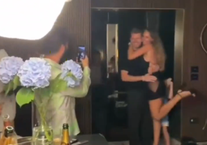 VIDEO: Hülkenberg wordt thuis opgewacht door vrienden en familie na eerste F1-podium