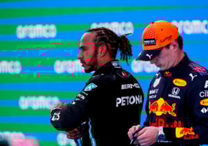 Hamilton over respect tussen hem en Verstappen: "Dat hoeft niet te veranderen"