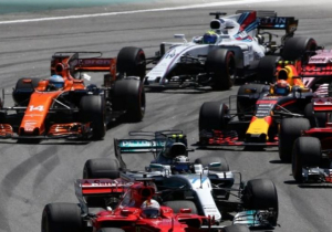 McLaren-teambaas Zak Brown: 'We mogen niet te veel op Red Bull toegeven'