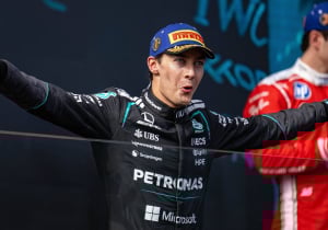 Russell viert eerste overwinning van het seizoen op Instagram: "Yes!!" | F1 Shorts