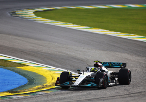 Hamilton over incident met Verstappen: "Je weet hoe het gaat met Max"