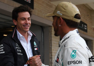 Hamilton the difference between Mercedes and Ferrari - Wolff