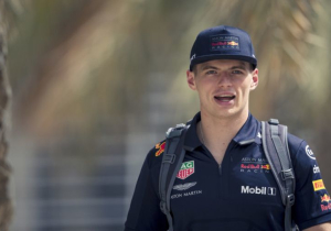 Verstappen trekt voetbalschoenen aan voor goede doel