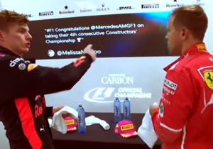 VIDEO: Het moment dat Verstappen te horen krijgt dat hij zijn podiumplek kwijt is