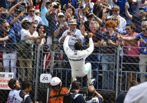 Geëmotioneerde Hamilton: "Deze pole betekent heel veel"