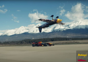 VIDEO: Red Bull Racing gooit wereldwijd hoge ogen met krankzinnige stunt