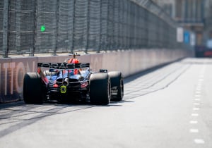 Verstappen eindigt achter Mercedes-duo in tweede vrije training F1 GP Azerbeidzjan