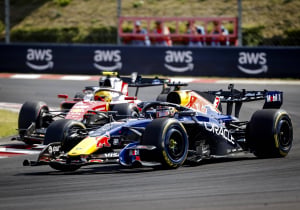 Verstappen tweede in GP Hongarije na ongekende inhaalactie op Hamilton, Norris wint